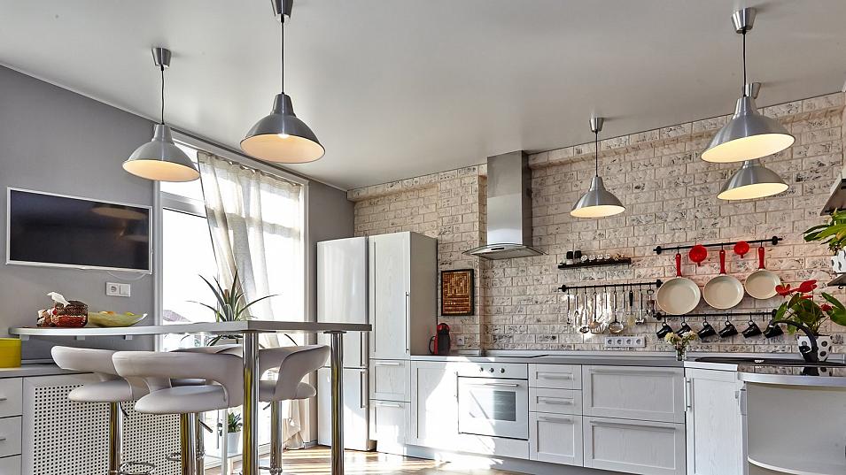 В состав полотна входят свето стабилизаторы на основе HALS гарантируют сохранность и сочность цвета на протяжении всего срока эксплуатации 30+ лет.